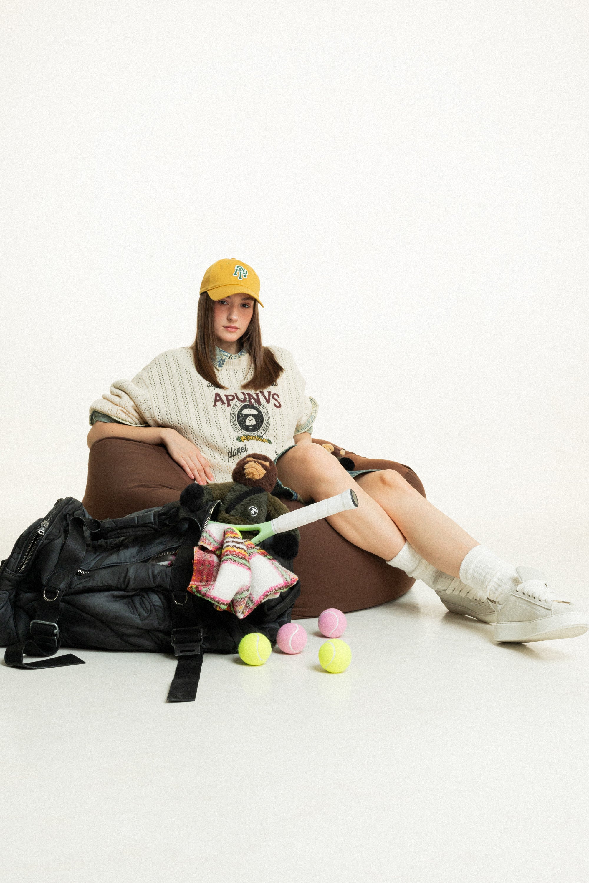 AAPEUNVS moonface sweater