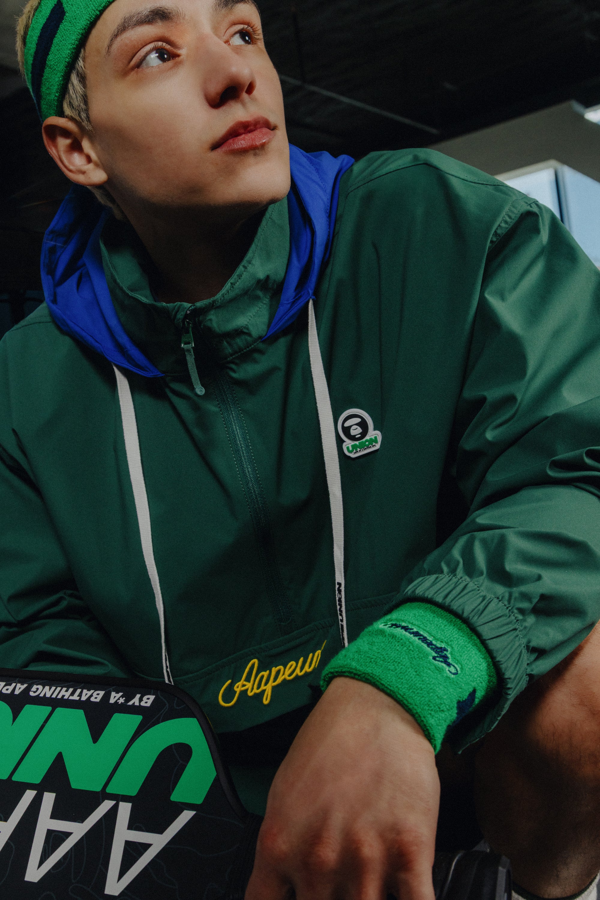 Chaqueta con capucha y cierre half‑zip AAPEUNVS