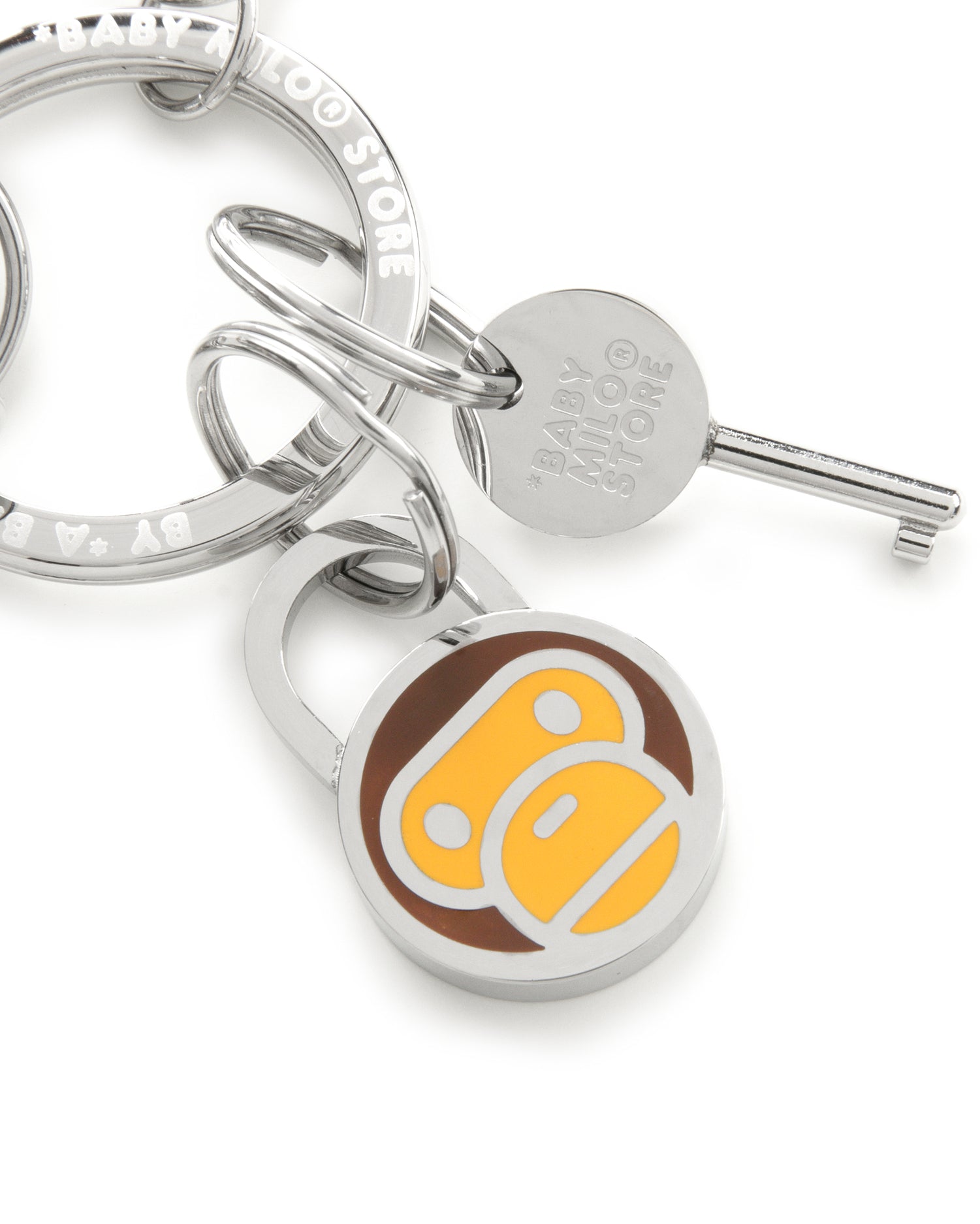 Miloキーホルダー＆ピンバッジ3点セット BABY MILO® STORE Baby Milo keychain | Aape official website – AAPE.COM