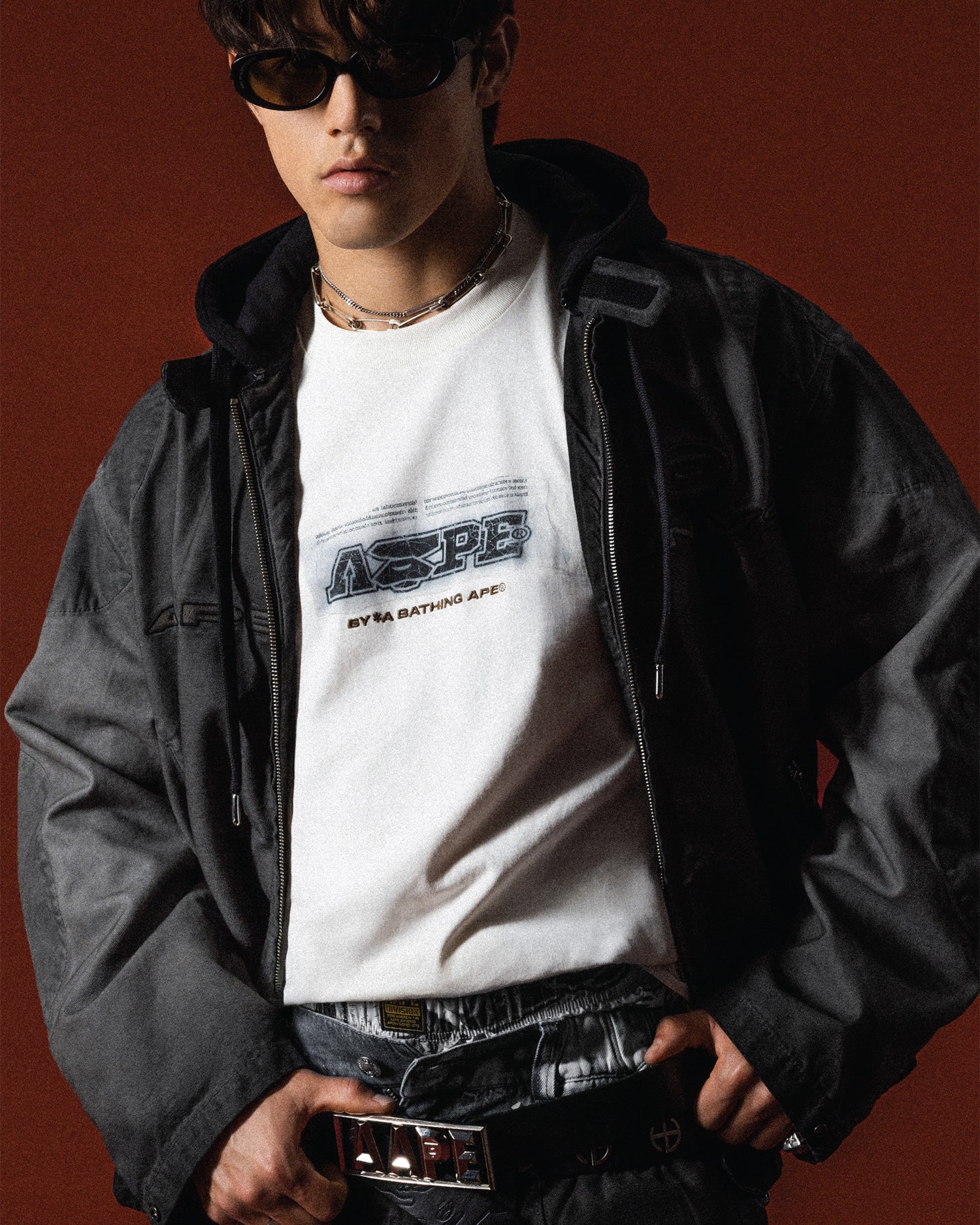 AAPEUNVS graphic tee