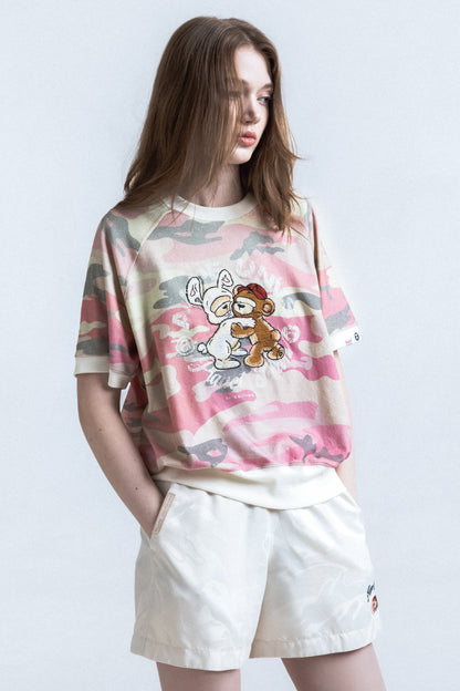 Camiseta con estampado camo gráfico de AAPEUNVS