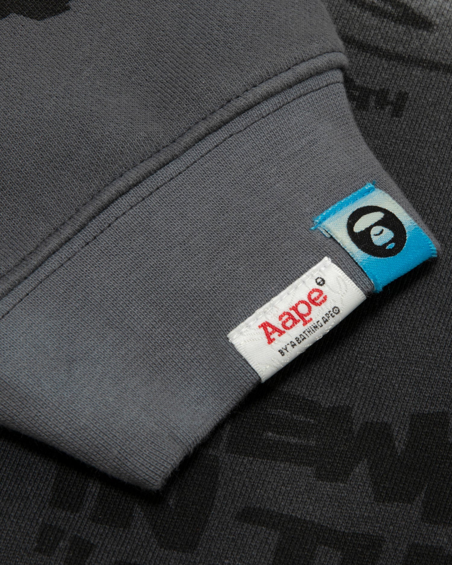 AAPE AAPEUNVS graffiti zip-up hoodie | Aape official website