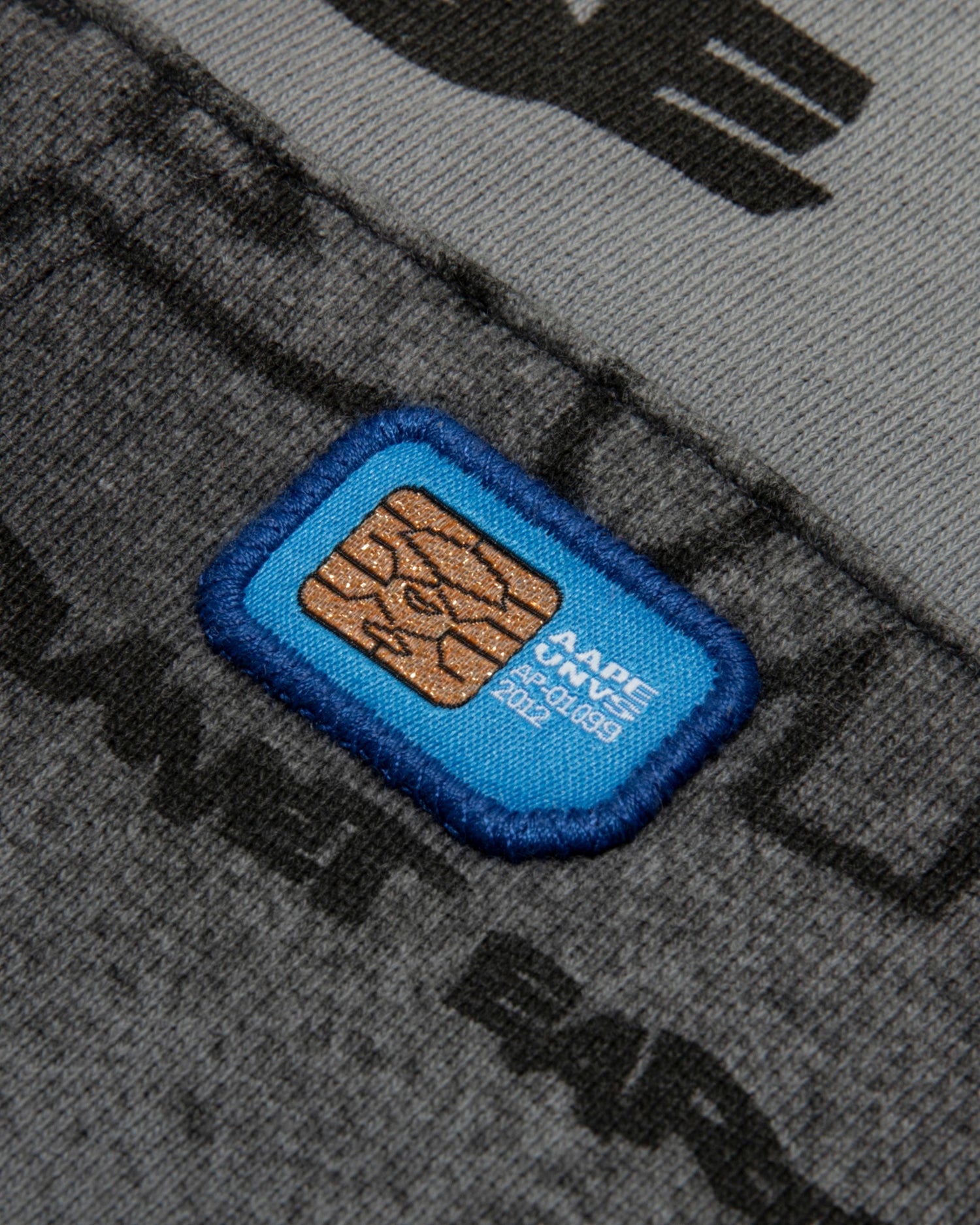 AAPE AAPEUNVS graffiti zip-up hoodie | Aape official website
