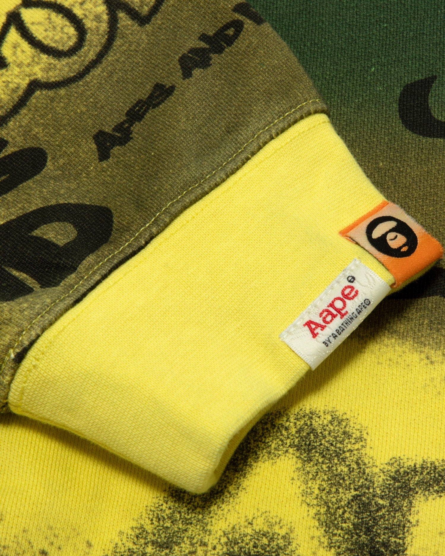 AAPE AAPEUNVS graffiti zip-up hoodie | Aape official website