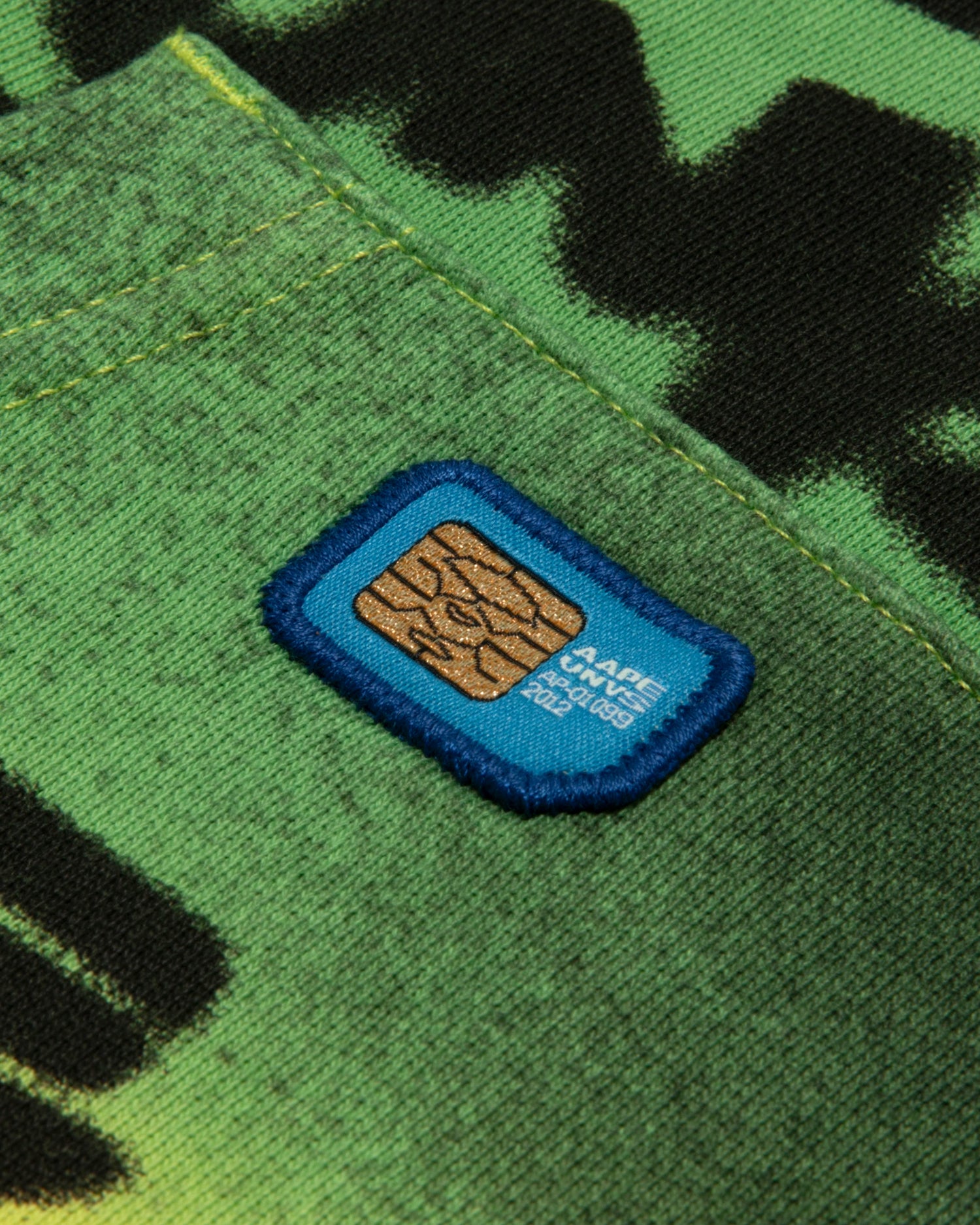 AAPE AAPEUNVS graffiti zip-up hoodie | Aape official website