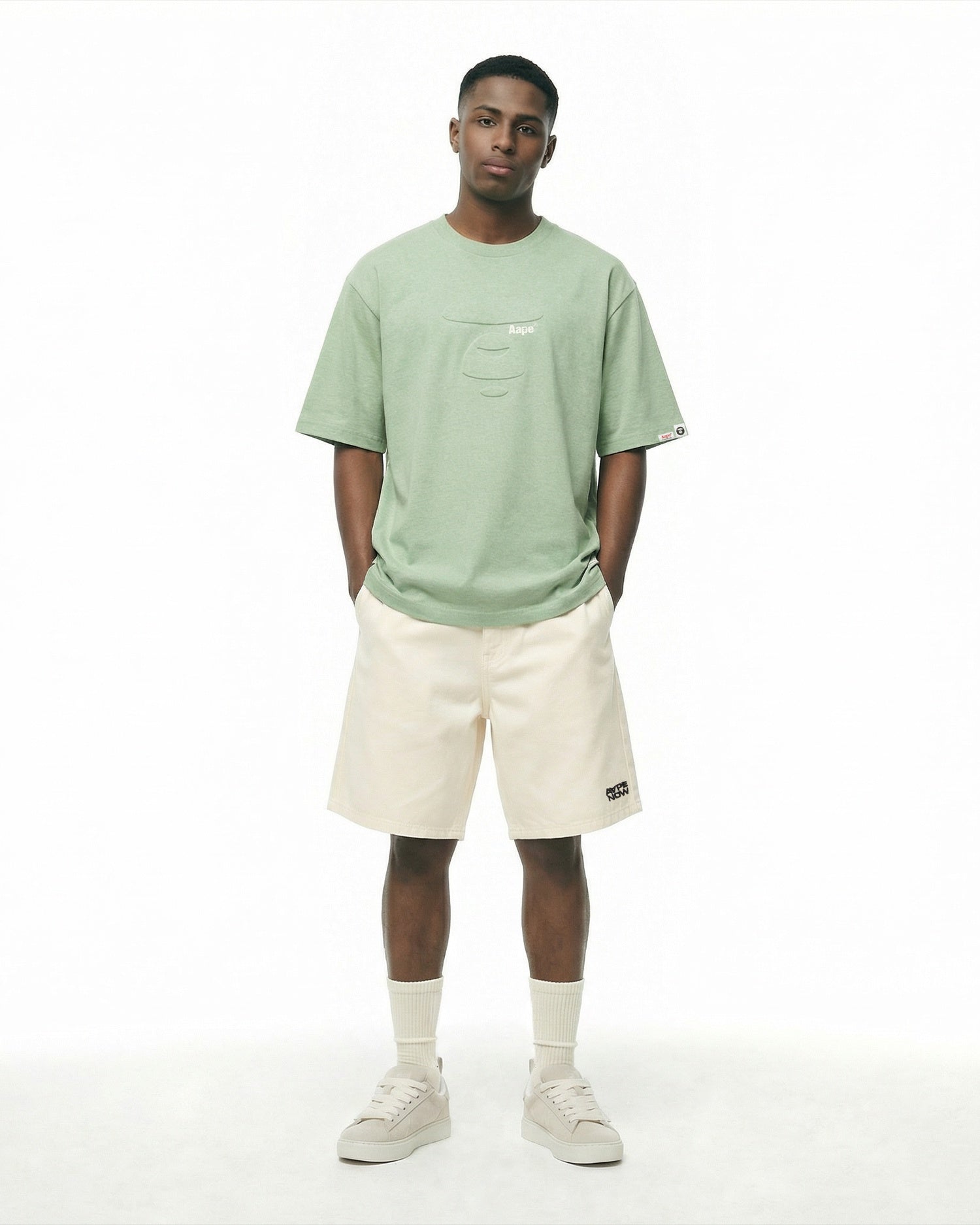 AAPEUNVS moonface tee